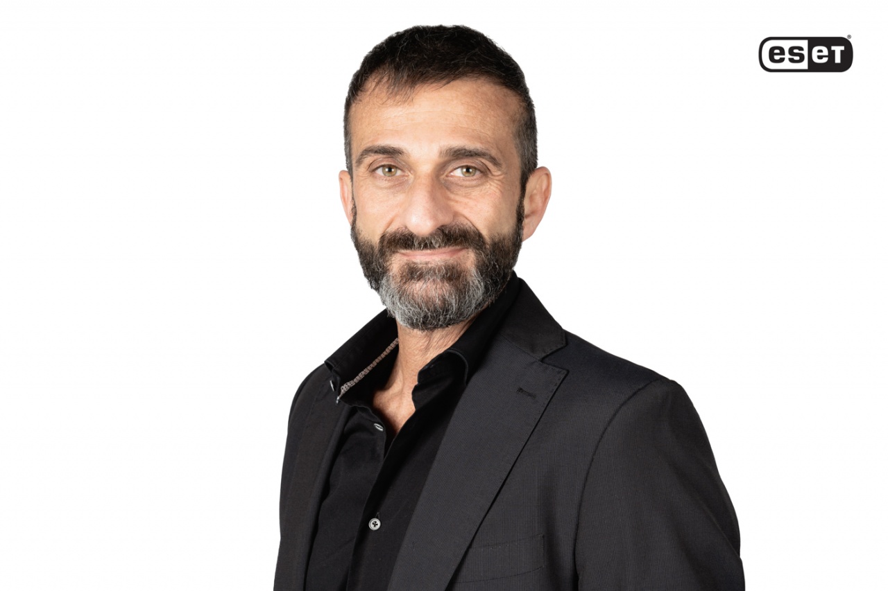 2020 fabio buccigrossi country manager eset italia half logo